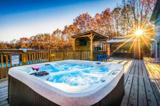 Resort-Style Pool Hot Tub Loft Game Room - 9
