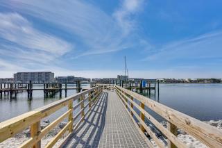Walkable Dtwn Fort Walton Beach Condo with Balcony! - 9