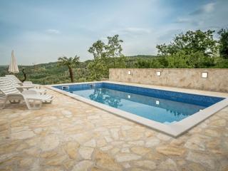 Holiday Home Wunderschön eingerichtete Villa mit Pool und Garten by Interhome - 7