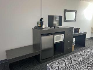 Cosmic Ashtray King Room - 2