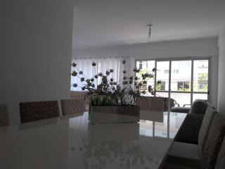 Guarujá 50 mts from Pitangueiras beach, only for families - 6