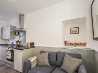 Wee Flat - 7