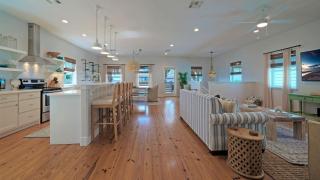 Coastal Escape w Pond Views Pool Access Graham’s Getaway by AvantStay - 3