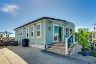 3 Mi to Gulf! Fort Myers Beach Gem with Pool Access - 0