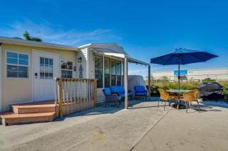Relax Poolside Couples Retreat 3 Mi to Gulf! - 0