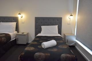 Belltower Motor Inn - 9