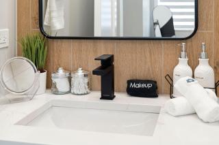 Brand New Building in the Medical District - 4