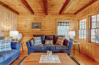 3BR Lakefront Dog-Friendly with Dock - 4