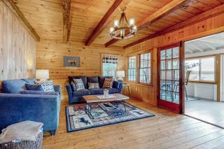 3BR Lakefront Dog-Friendly with Dock - 3