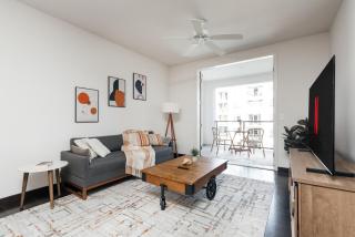 Cute 1Bedroom apartment with pool view, parking and GYM - 9