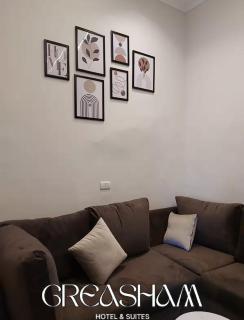 Gresham Hotel & Suites by Getaway - 1