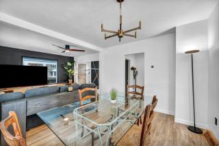 Modern Stylish Urban Haven 4 Bedroom 2 Bath - Dog Friendly - 6