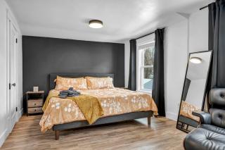 Modern Stylish Urban Haven 4 Bedroom 2 Bath - Dog Friendly - 8