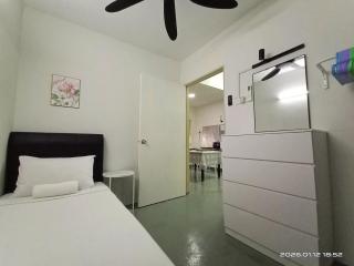 Adno Homestay Batu Kawan 5SB - 1