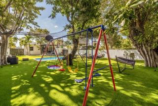 CasaMia Only 10 min to Wynwood with New Pool, Bikes, Parking and Privacy - 8