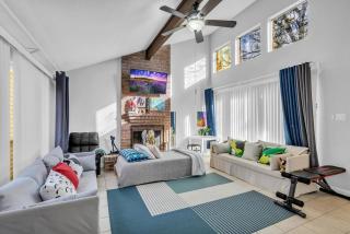 Charming Vacation Bungalow - 8