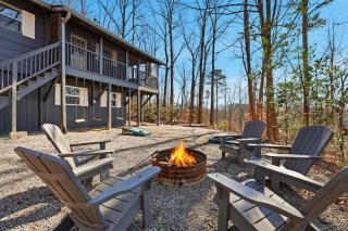 The Sapphire Shore Cottage with Dock! home - 0