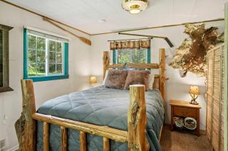 Creekside Cabin with Hot Tub-Fireplace-Pool Table - 1