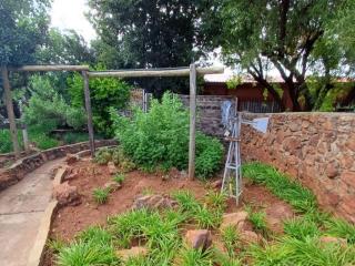 At Ease Road Lodge - 3