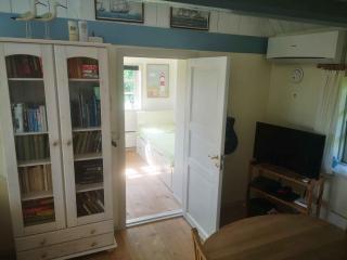 Cozy Holiday Home Located Right On The Beach - 4