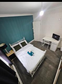 Stylist Guest Room -Stay in Dartford Central - 4