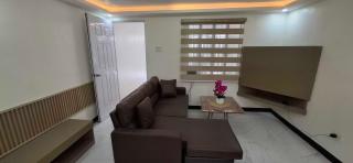 2 Bedroom and Bathroom Dining and living room with parking - 0