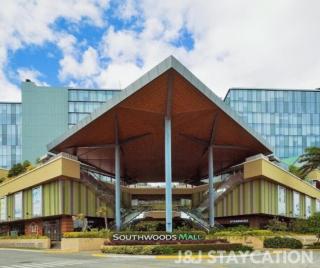 Cozy Condo in Holland Park Southwoods With Pool - 4