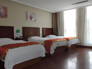 GreenTree Inn Linyi Feixian Jianshe Road Express Hotel - 8