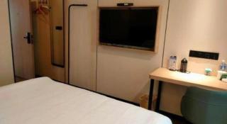 GreenTree Inn Yangzhou Slender West Lake Wencheng Attic Express Hotel - 3