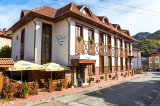 Family Hotel Teteven - Teteven - 8