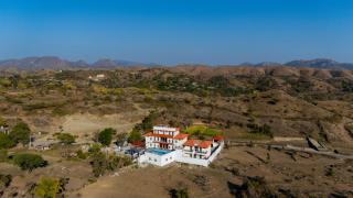 ELIVAAS Terra Cove 6 BHK Villa with Surreal Views - 1