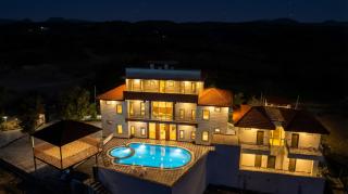 ELIVAAS Signature Terra Cove 6 BHK Villa with Surreal Views - 0