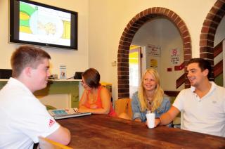 Adelaide Travellers Inn Backpackers Hostel - Adelaide - 2
