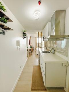 Bahamas Tower 1042 - 7