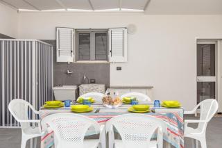 CASA MINOSSE - Piano terra indipendente, con appia terrazza, a due passi dal mare - 1