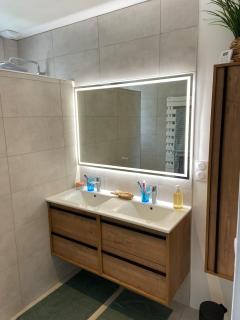 Villa 6 chambres proche plages tous commerces à pieds Spacieuse & Lumineuse orientée Sud à 700 m de la Baie du Kernic et du Casino Partouch Dans la charmante petite ville de Plouescat, quartier calme, tous commerces à pieds restaurants, bars, boulangerie - 2