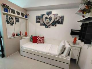 Lornas Place - 6