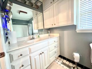 2 Houses on a 350 acre farm - 9