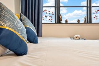 Luxury Apartment in Cardiff Bay, Prime Location! - 9
