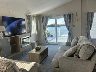 Luxury Lakeview Lodge Chichester Lakeside Holiday Park - 0