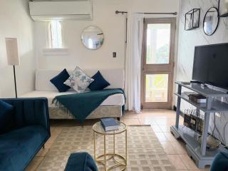 Coastal Apartment with Beachfront View Negril - 7