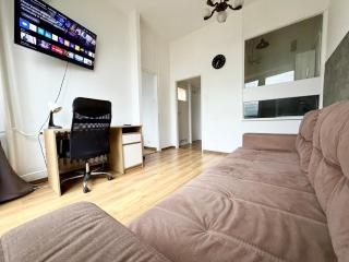 Flat next to Rondo ONZ - 8