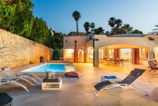 Villa Mari - Sea View Heated Pool - Baia del Riccio - 0