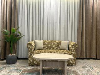 Cozy Apartment Near Major Attractions - 3