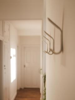 Bright & Spacious Top Floor 2-Bedroom Flat near Victoria Line - 3