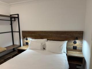 Urban Escapes- Melrose Place - 1