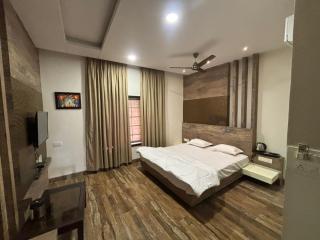 Hotel Singh Empire - 6