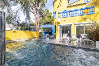 Casa con barbacoa , PISCINA con cascada y jacuzzi, 4 HABITACIONES, capacidad HASTA 10 PERSONAS - 4