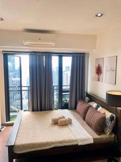 Skyline Stay with Pool, Gym, Sauna Poblacion Makati - 4