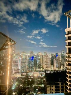 Skyline Stay with Pool, Gym, Sauna Poblacion Makati - 6
